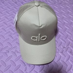 ALO Yoga Cream Cap with Logo